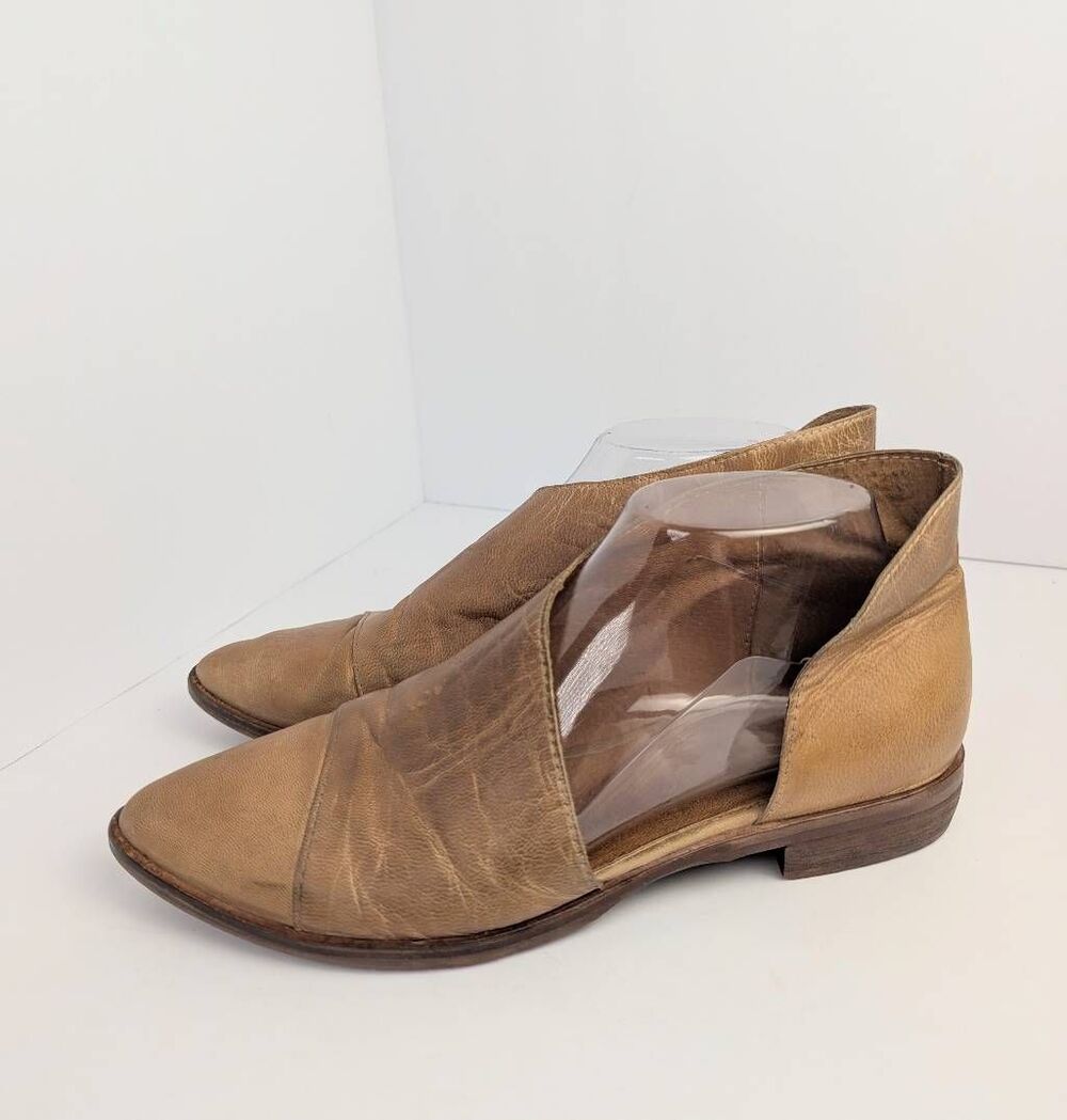 Free People Royale Tan leather open side pointed toe flats booties 39 EU 8.5 US